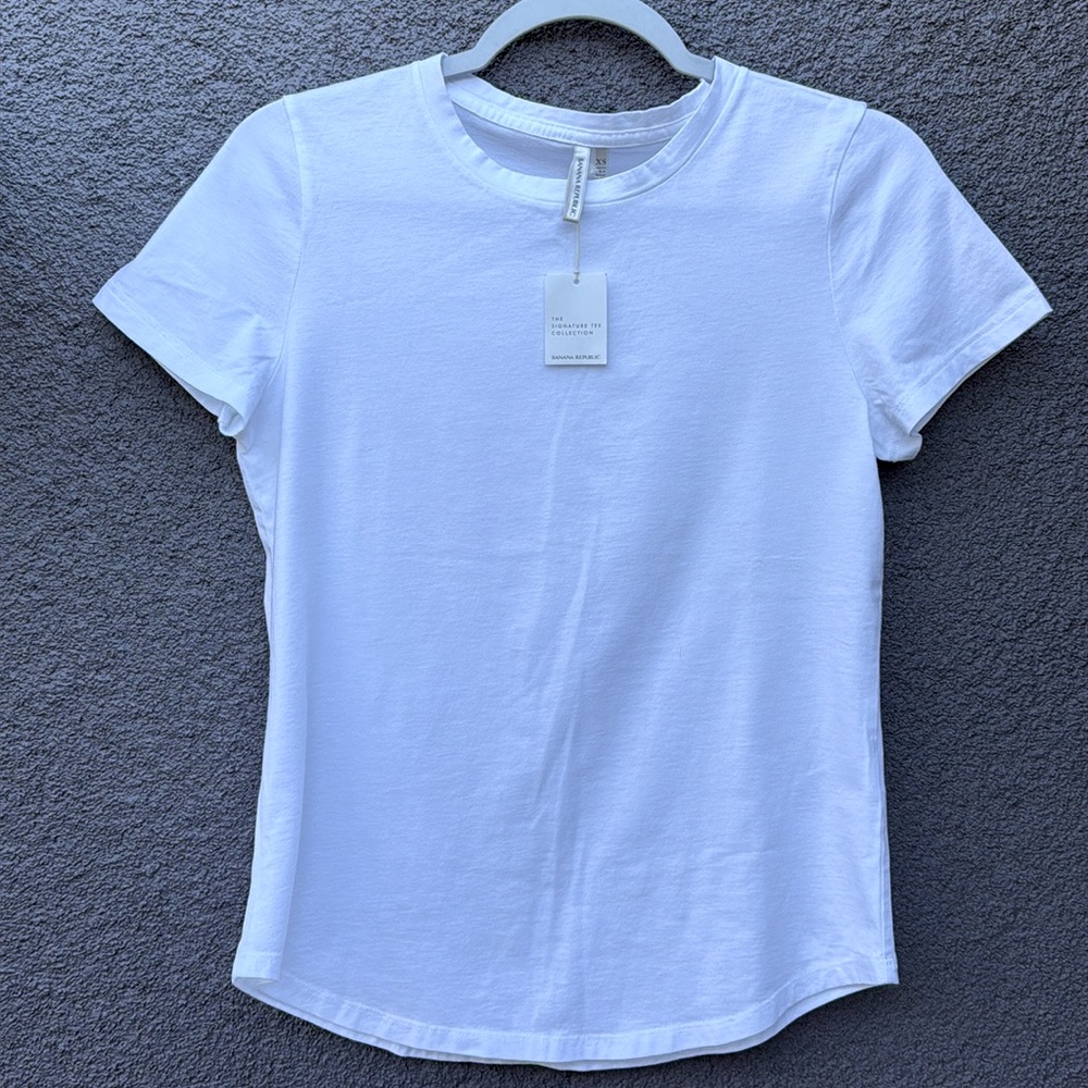 BANANA REPUBLIC NWT Women’s Size XS
 Basic White Tee 100% Suprime Cotton